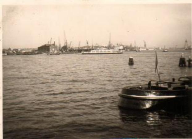 Images/Hamburg docks.jpg